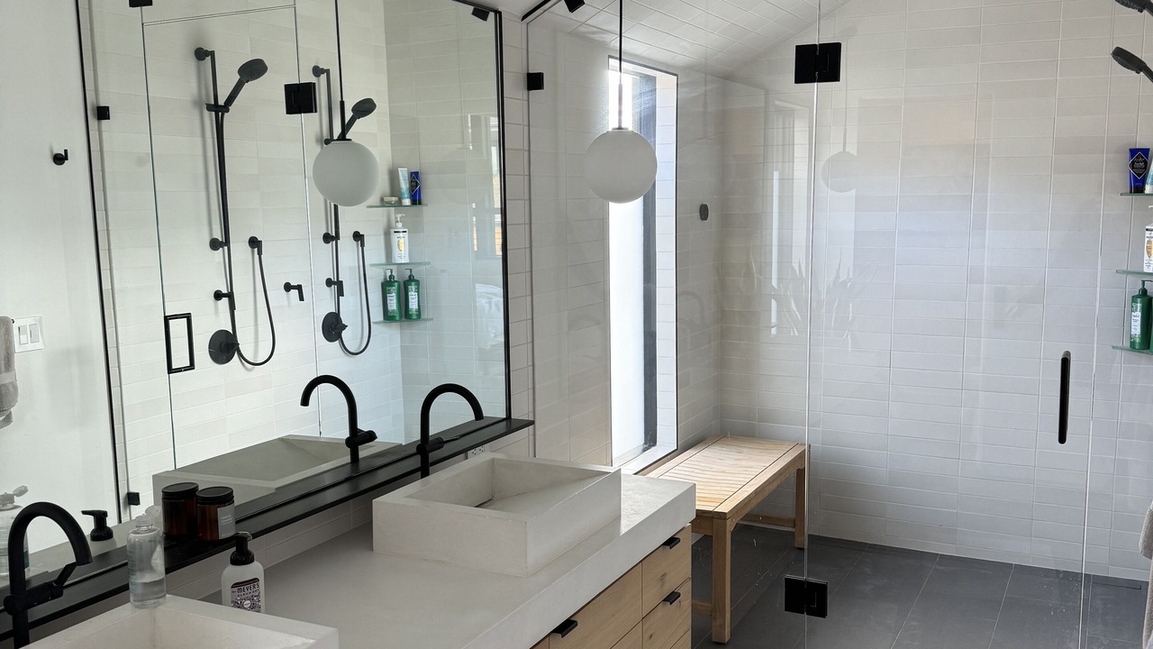 Photo of Bathroom in Newlands