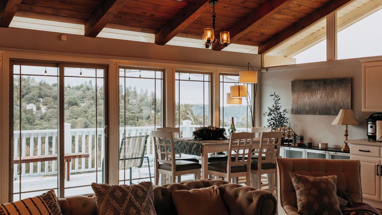 Photo of Livingroom in Crestline