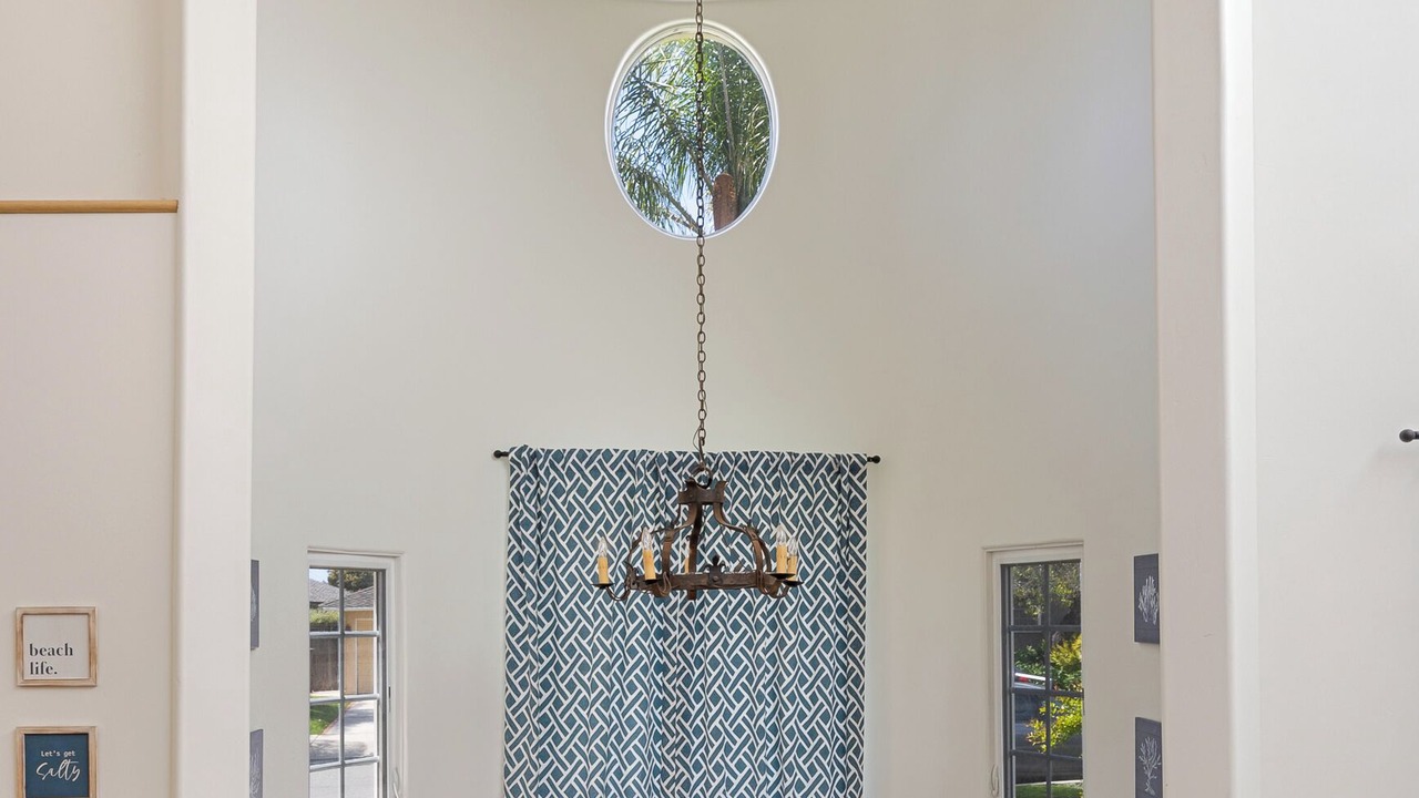 Photo of Livingroom in East Mesa