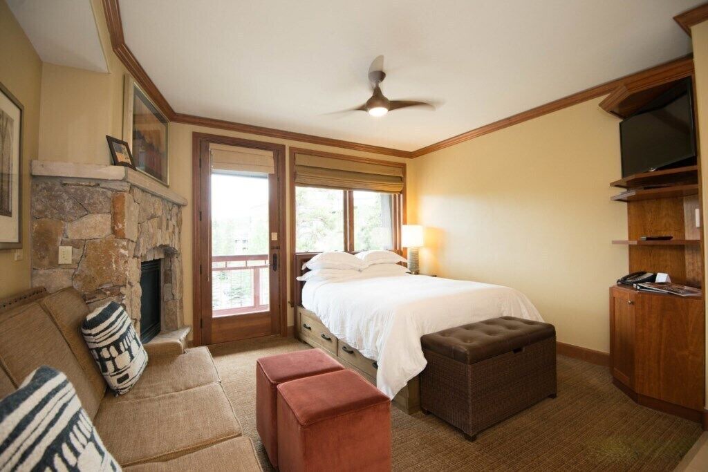 Photo of Bedroom in Peak 9