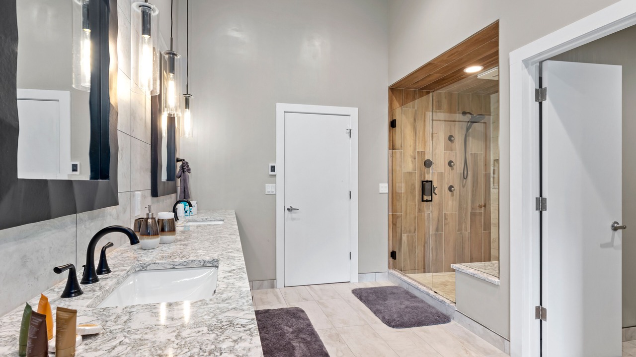 Photo of Bathroom in Windcliff Estates
