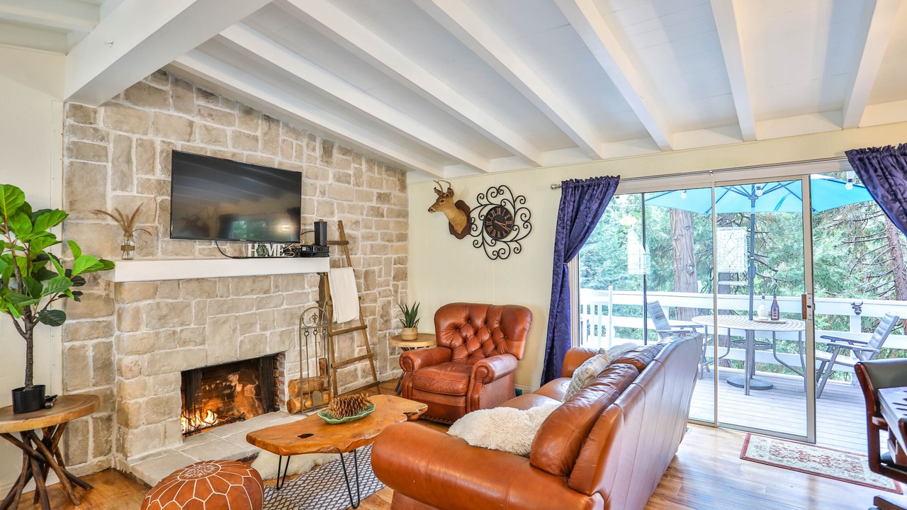 Photo of Livingroom in Cedar Glen