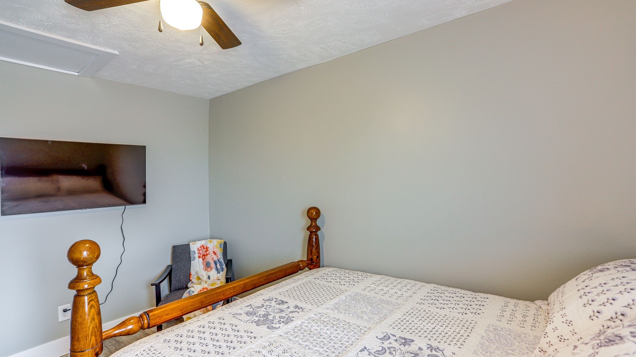 Photo of Bedroom in New Haven  Huron County