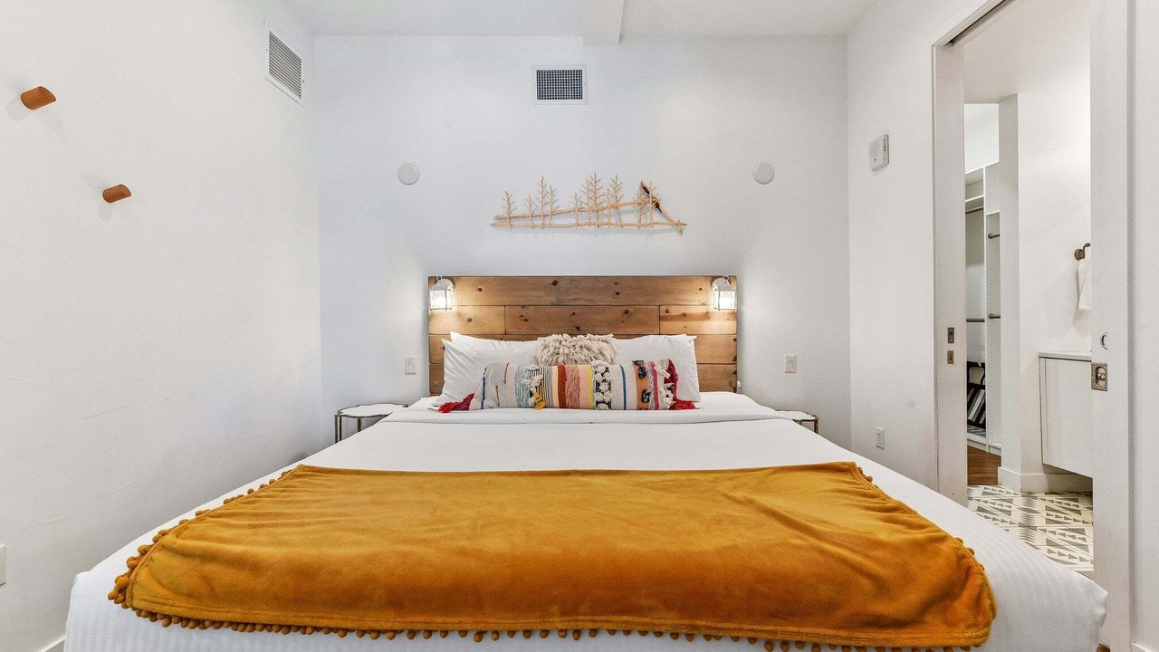 Photo of Bedroom in River North Art District