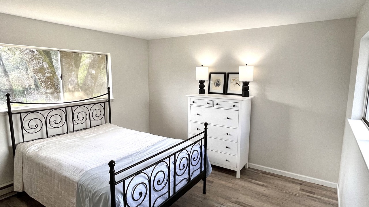 Photo of Bedroom in Ahwahnee