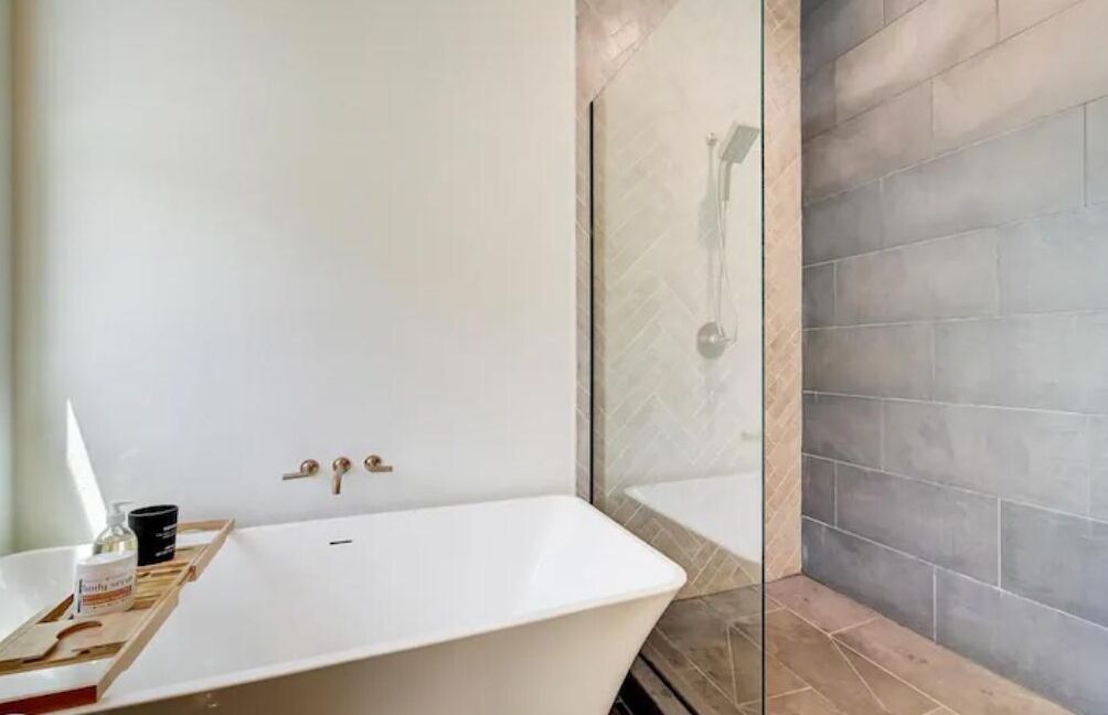 Photo of Bathroom in Curtis Park