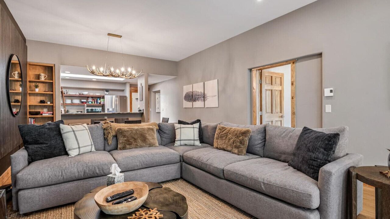 Photo of Livingroom in Avon