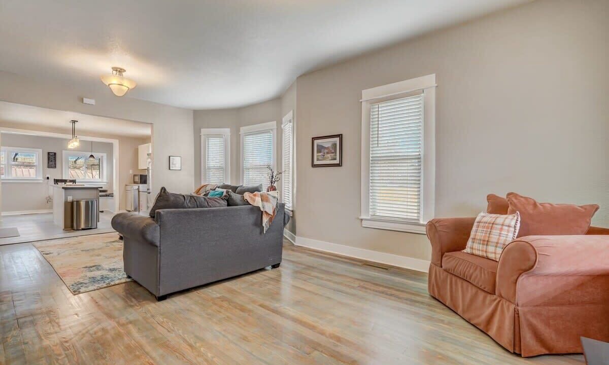 Photo of Livingroom in Northside