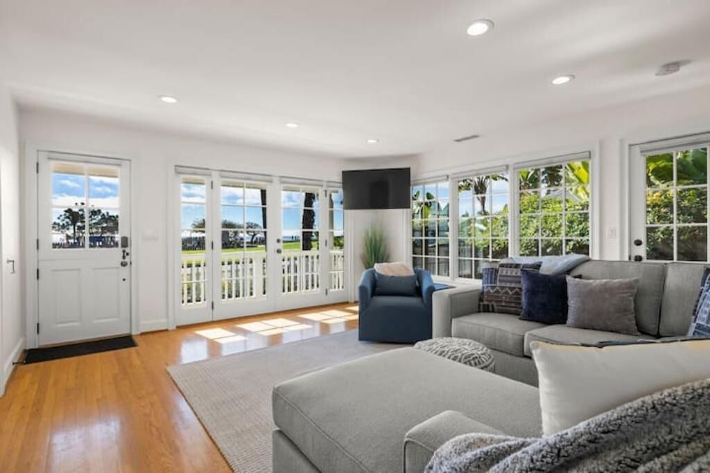 Photo of Livingroom in East Mesa