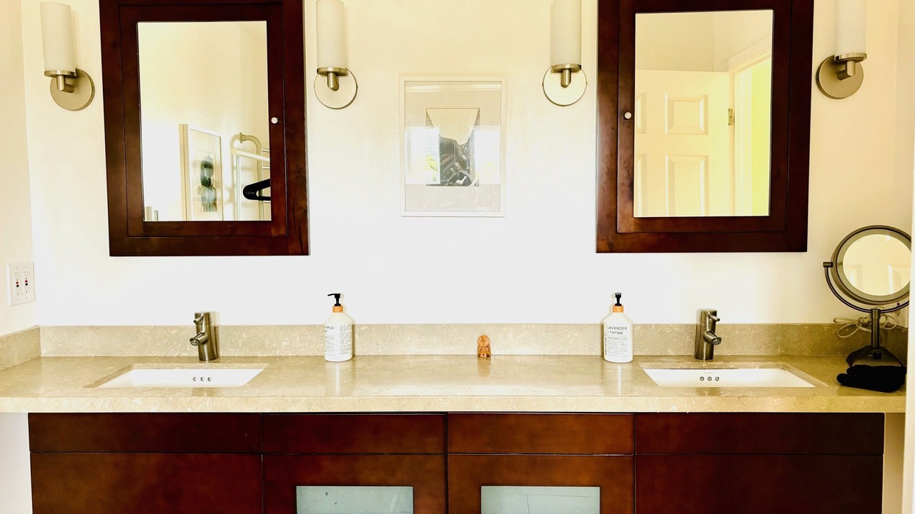 Photo of Bathroom in Emerald Hills