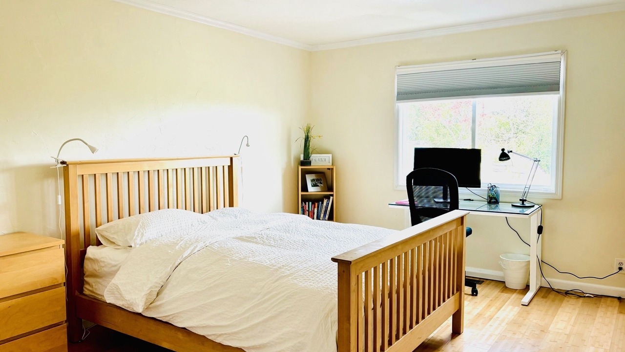 Photo of Bedroom in Emerald Hills