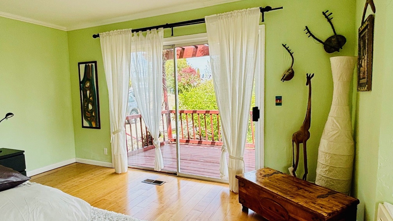 Photo of Bedroom in Emerald Hills