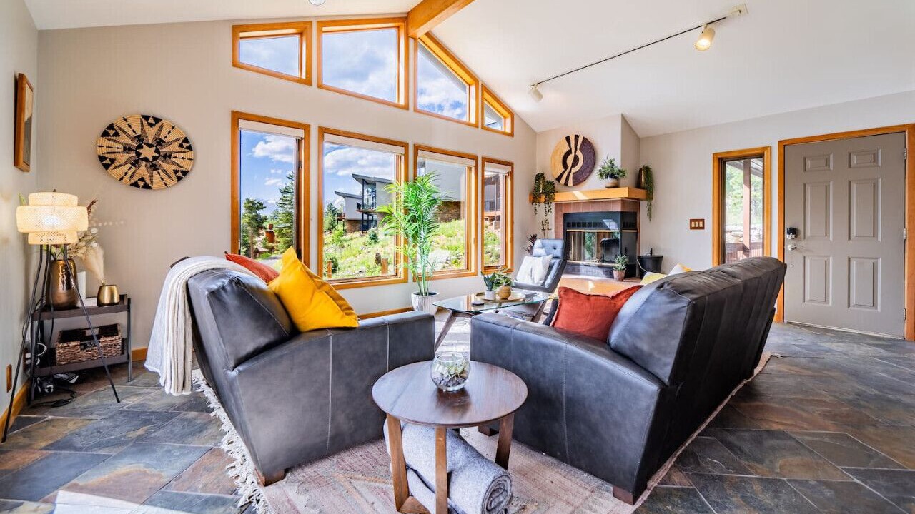 Photo of Livingroom in Windcliff Estates