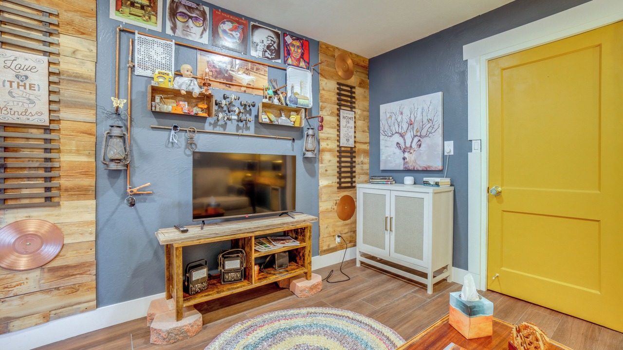 Photo of Livingroom in Lyon County