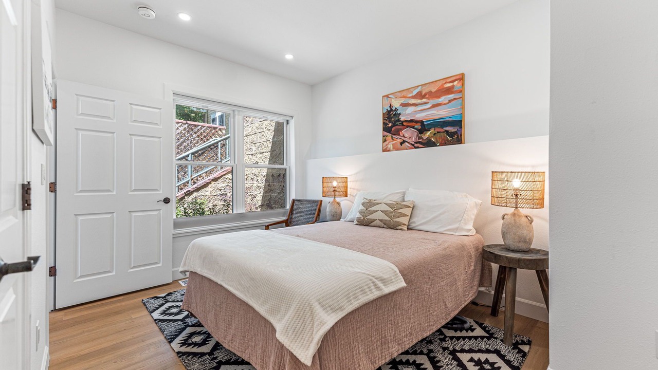 Photo of Bedroom in North Broadway - Holiday