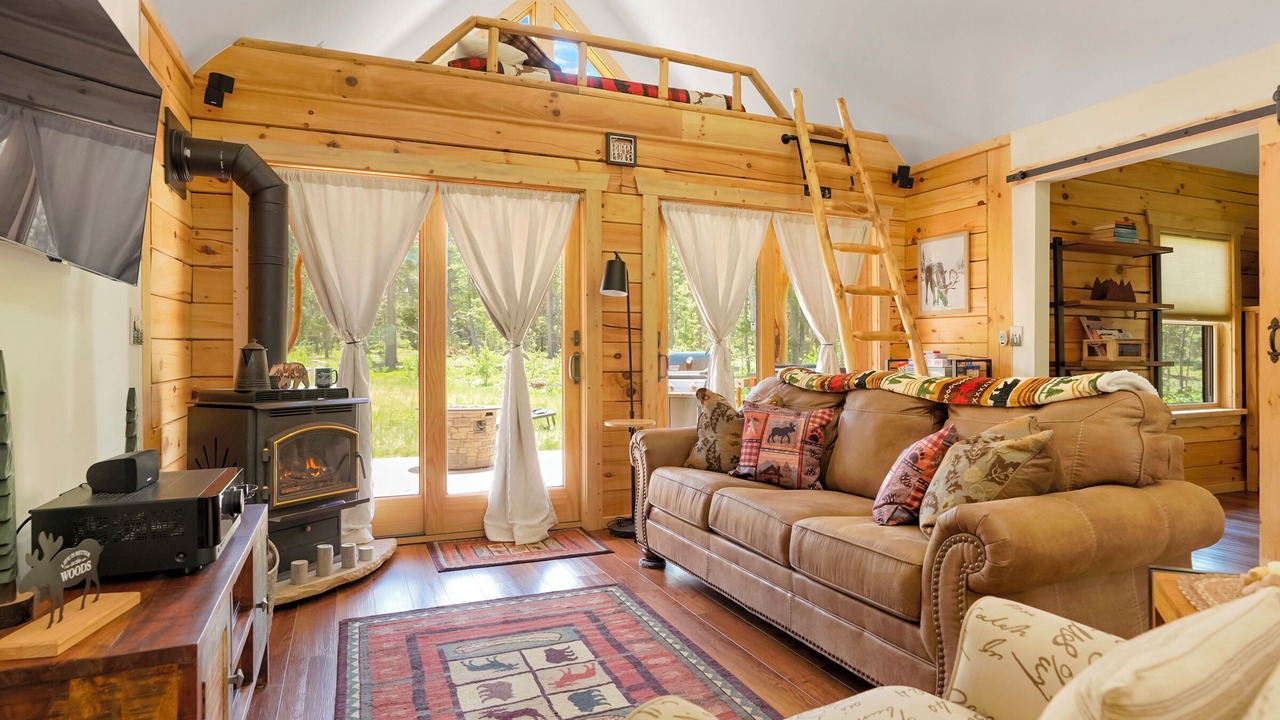 Photo of Livingroom in Black Hawk