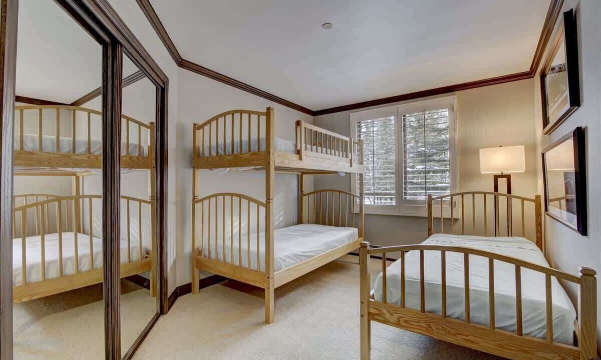 Photo of Bedroom in Highlands Townhomes