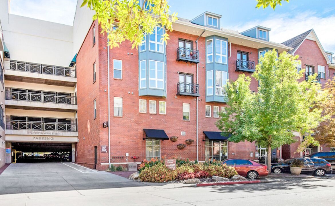 Photo of Outdoor in Uptown