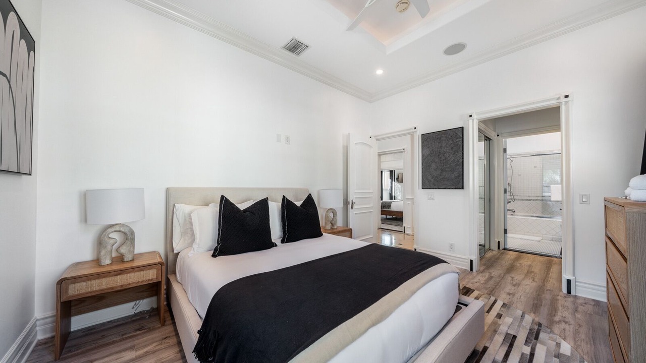 Photo of Bedroom in Tarzana