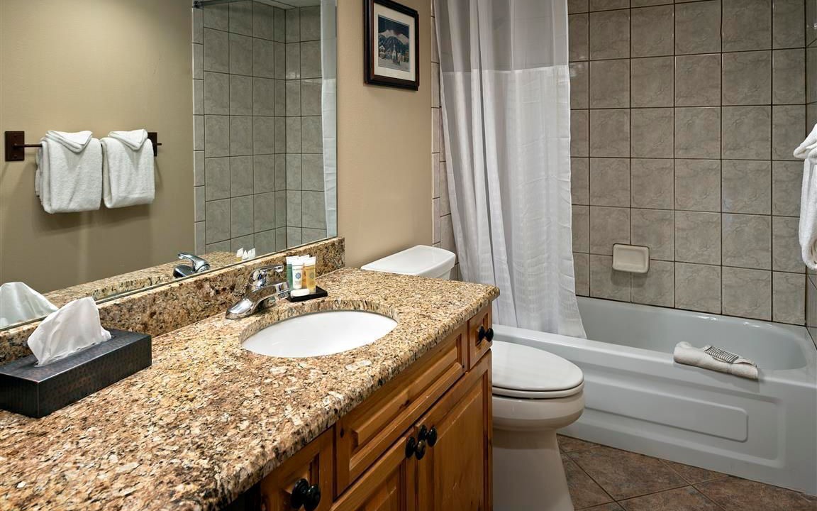 Photo of Bathroom in Peak 9