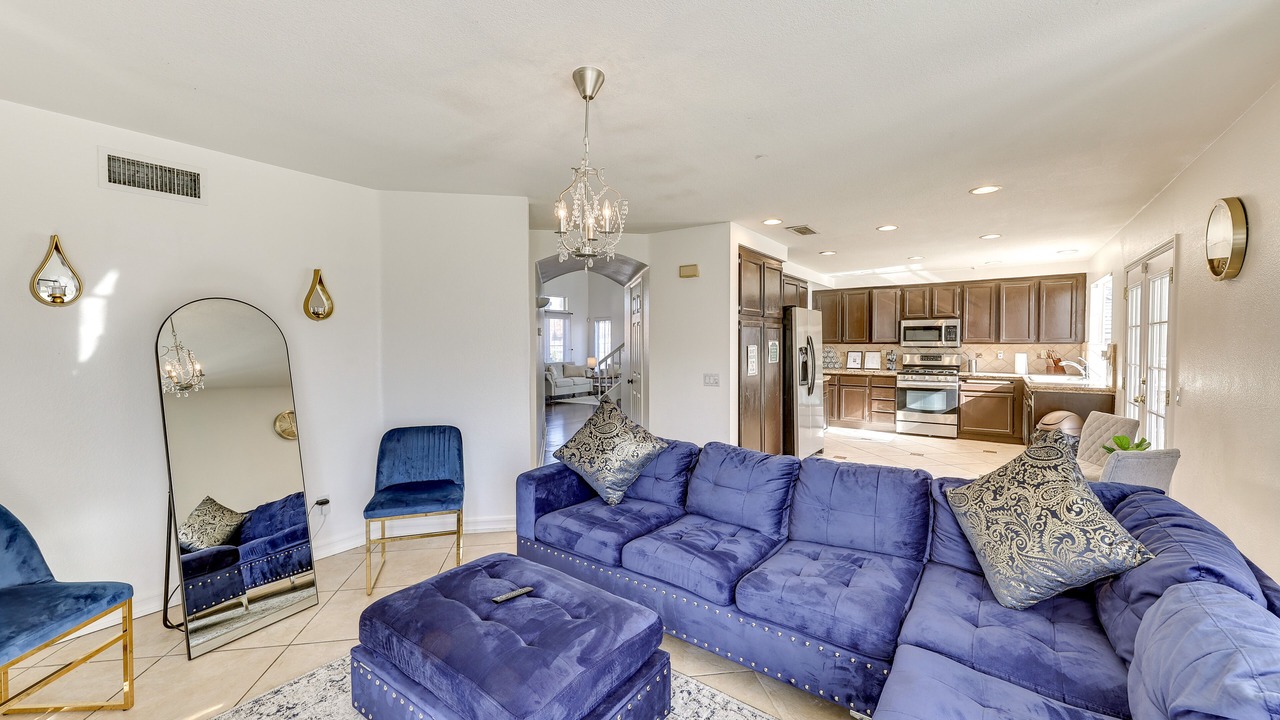 Photo of Livingroom in Lake Elsinore