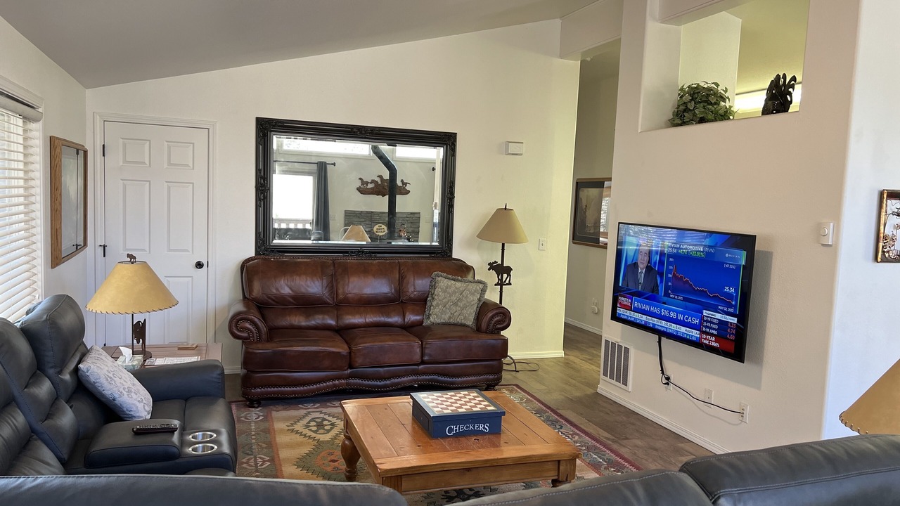 Photo of Livingroom in Lake City