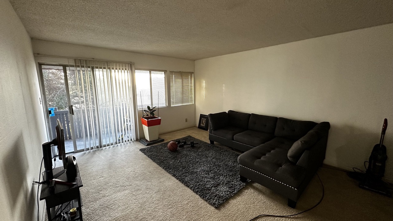 Photo of Livingroom in Oakland