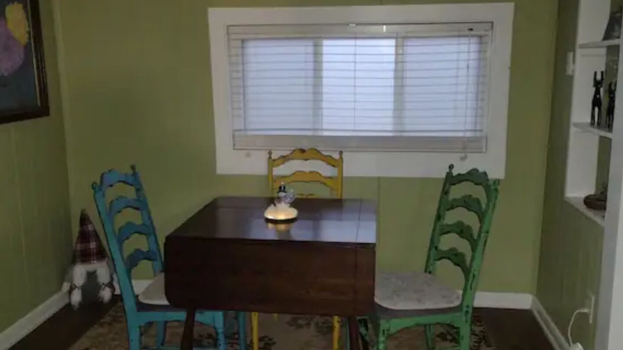 Photo of Livingroom in Akron