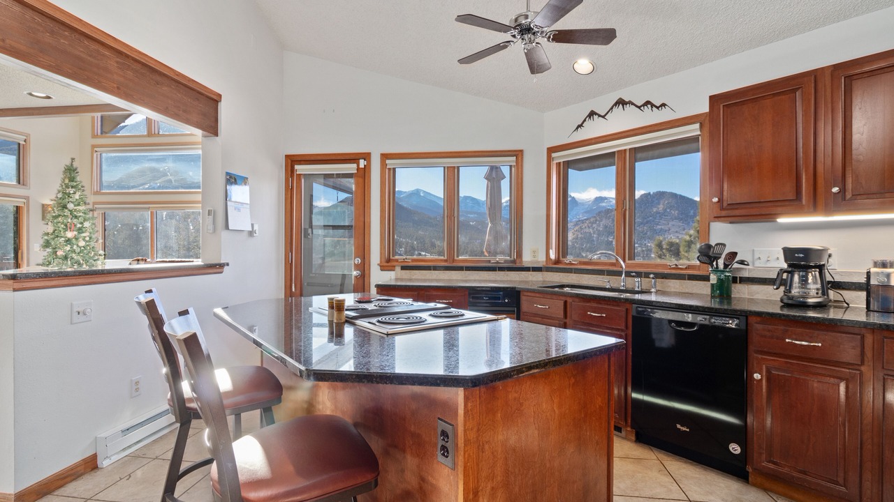 Photo of Kitchen in Windcliff Estates