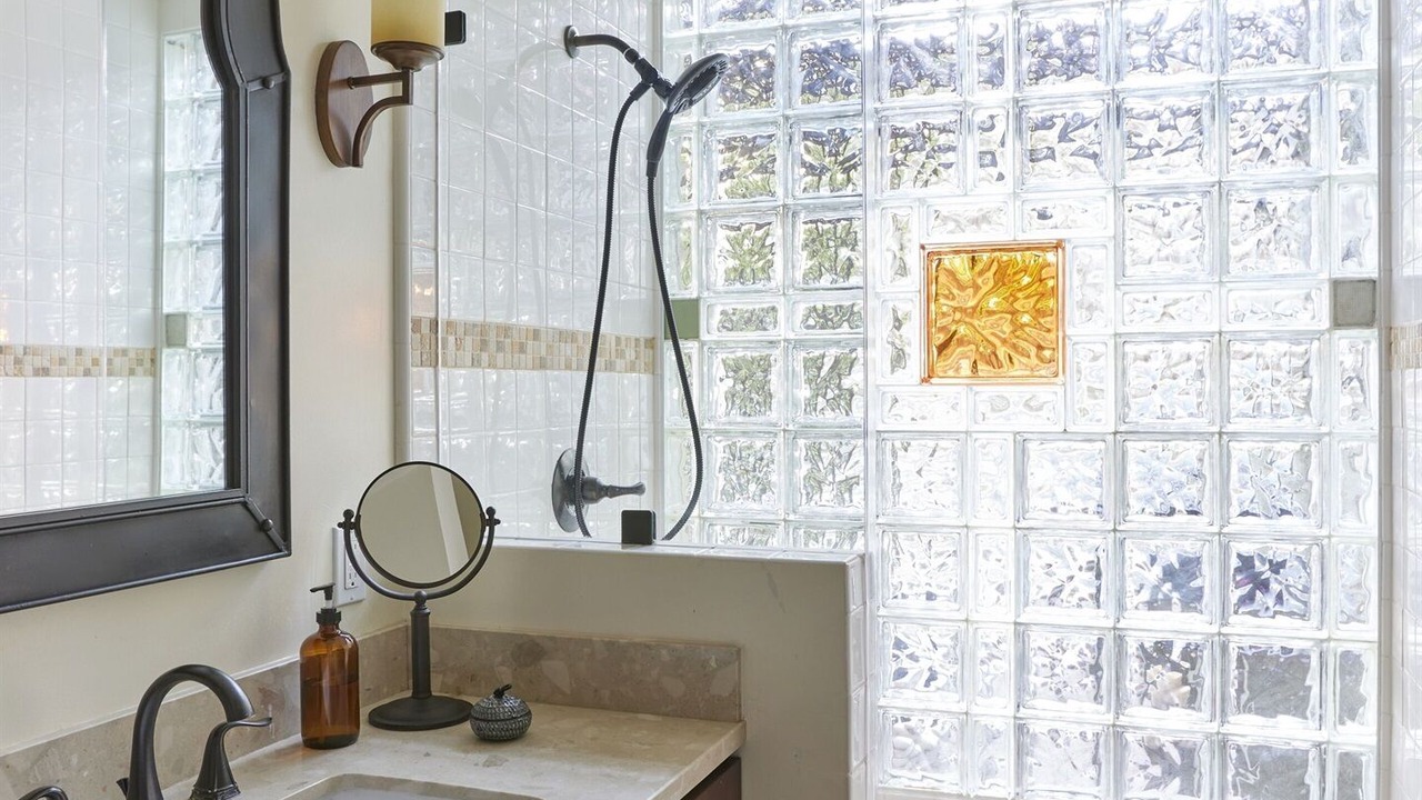 Photo of Bathroom in La Canada Flintridge