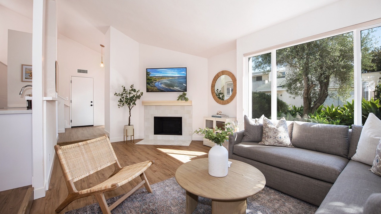 Photo of Livingroom in East Mesa