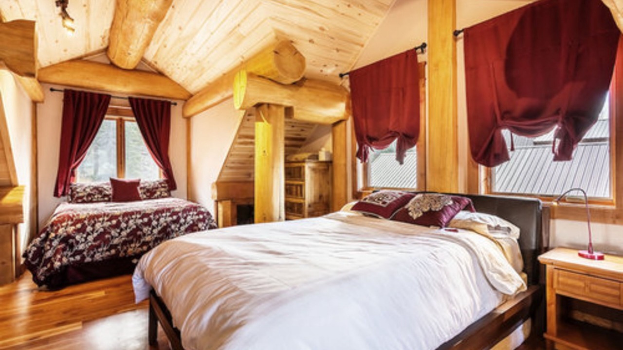 Photo of Bedroom in South Fork