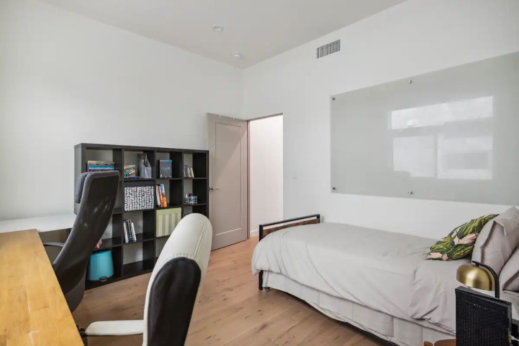 Photo of Bedroom in Sherman Oaks