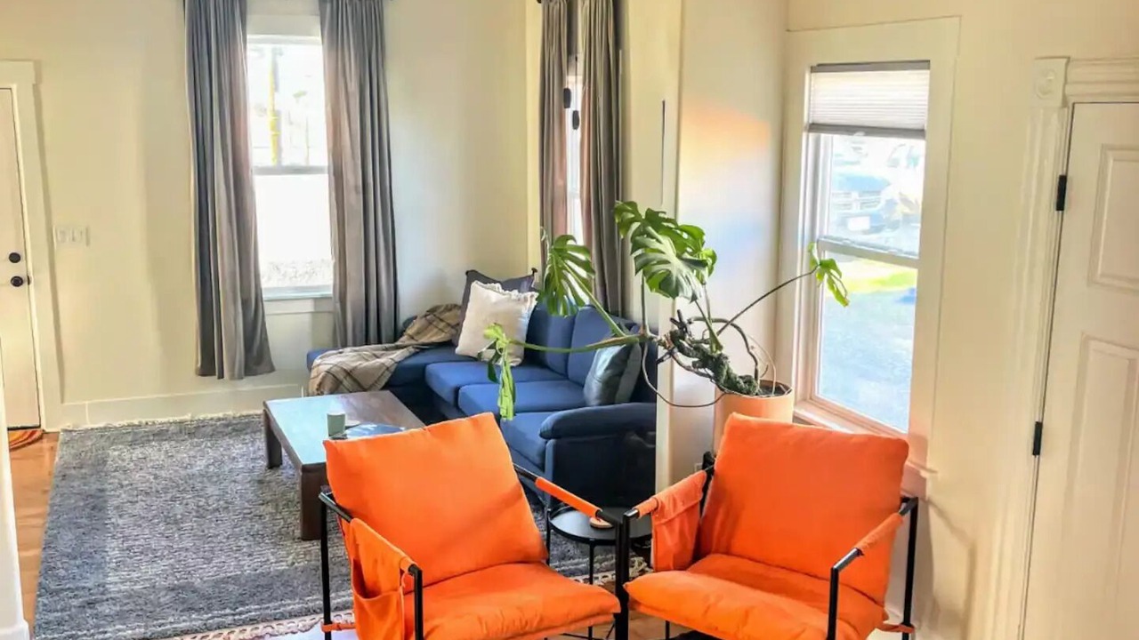 Photo of Livingroom in Eureka