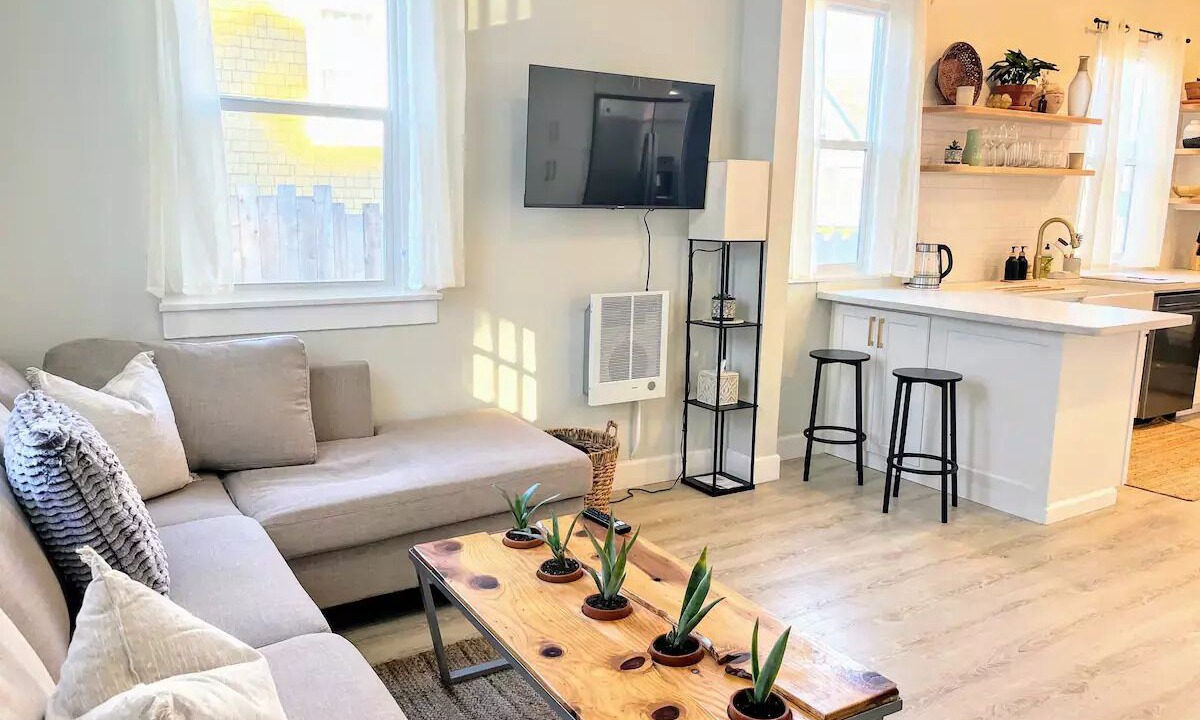 Photo of Livingroom in Eureka