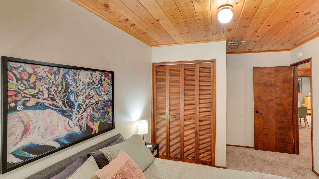 Photo of Bedroom in Crestline