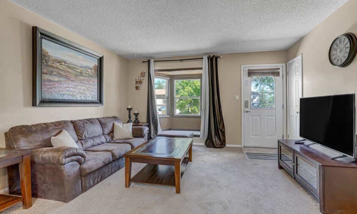 Photo of Livingroom in Southeast Colorado Springs