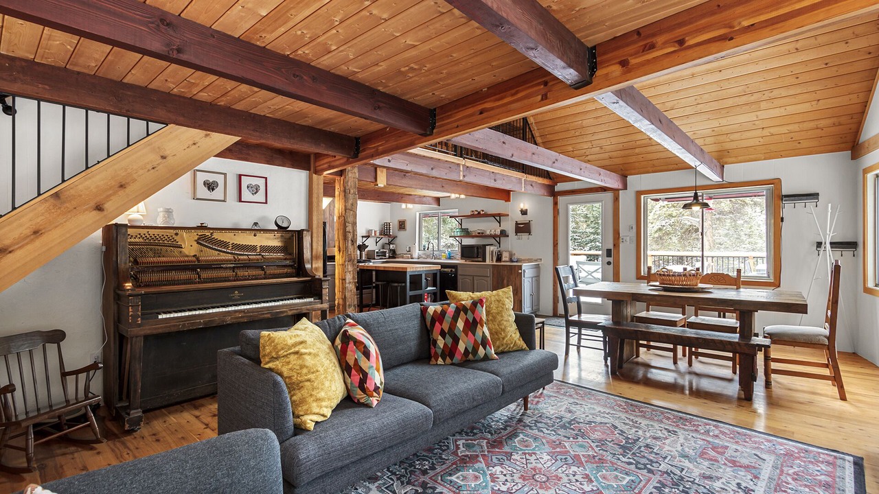Photo of Livingroom in Sherwood Forest
