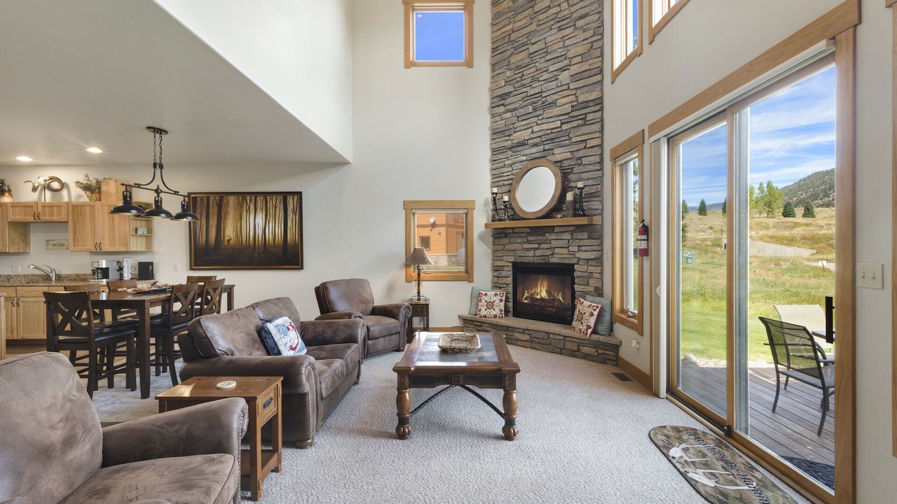 Photo of Livingroom in South Fork
