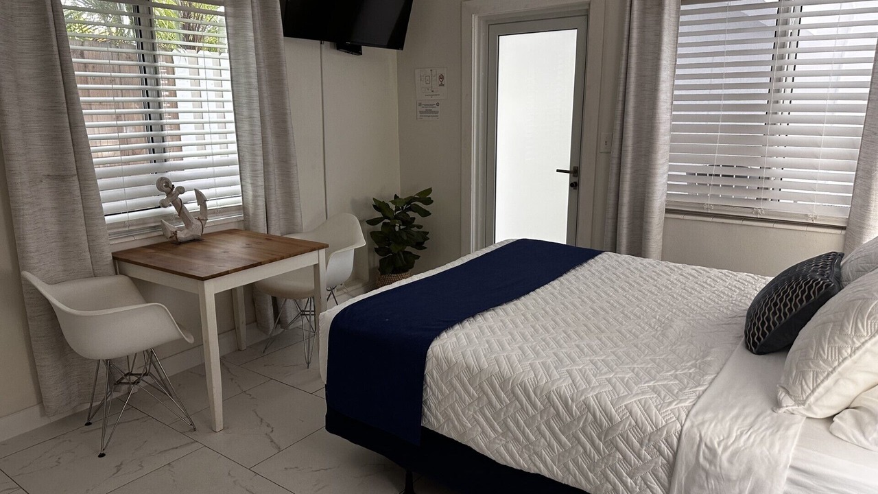 Photo of Bedroom in Lauderdale-by-the-Sea
