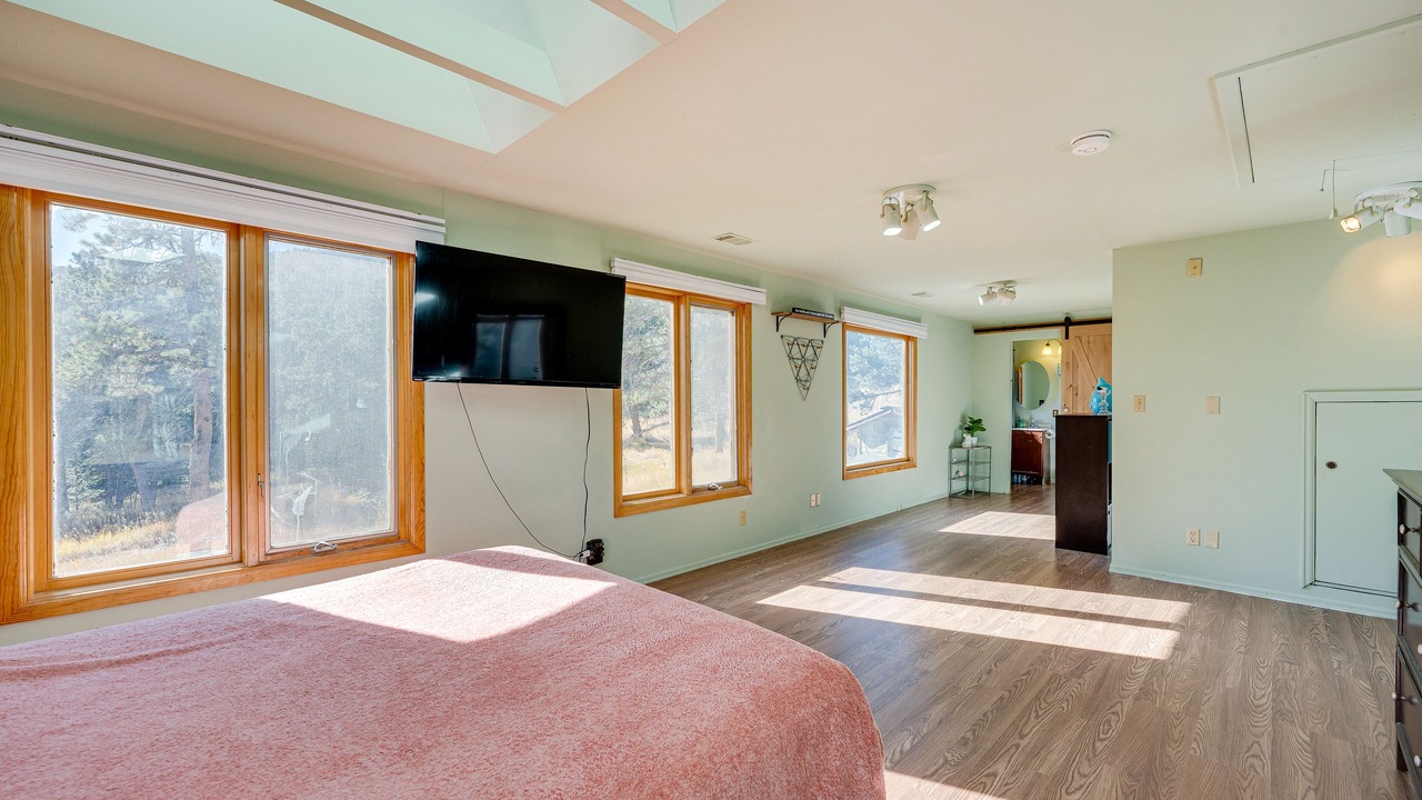 Photo of Bedroom in Coal Creek Canyon