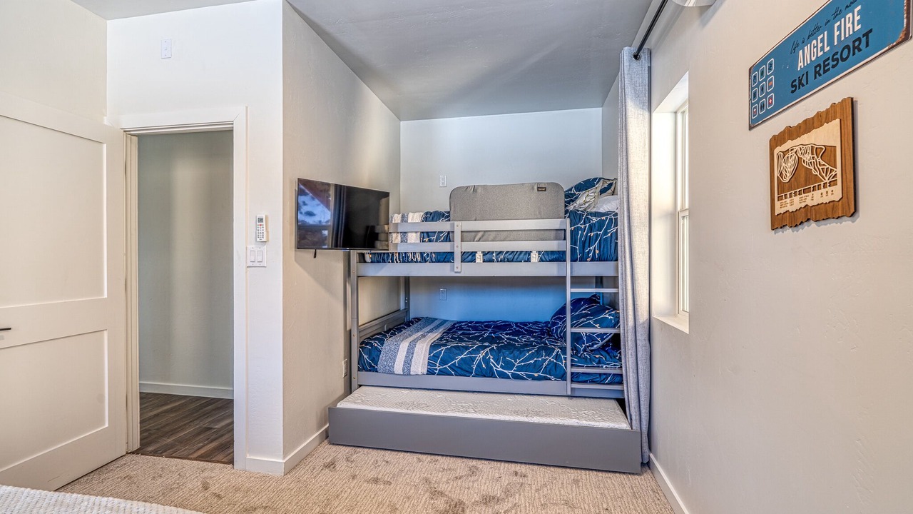 Photo of Bedroom in Red River
