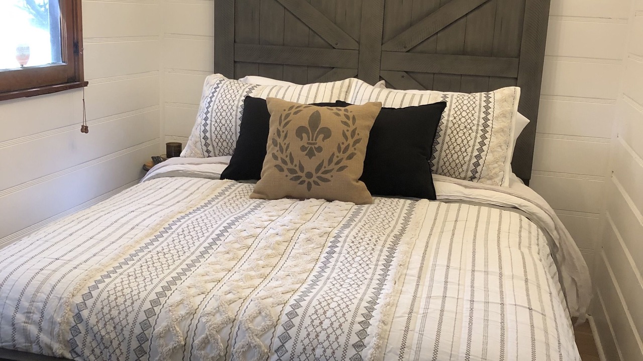 Photo of Bedroom in Crestline