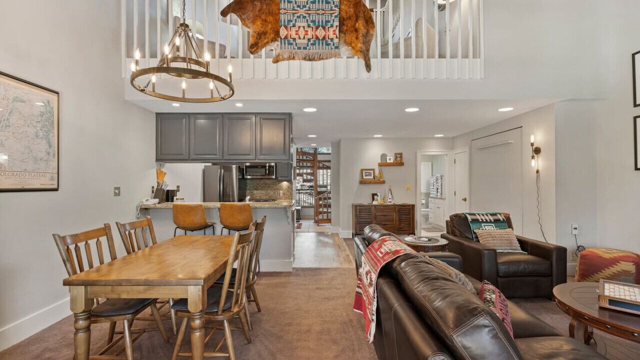 Photo of Livingroom in Purgatory
