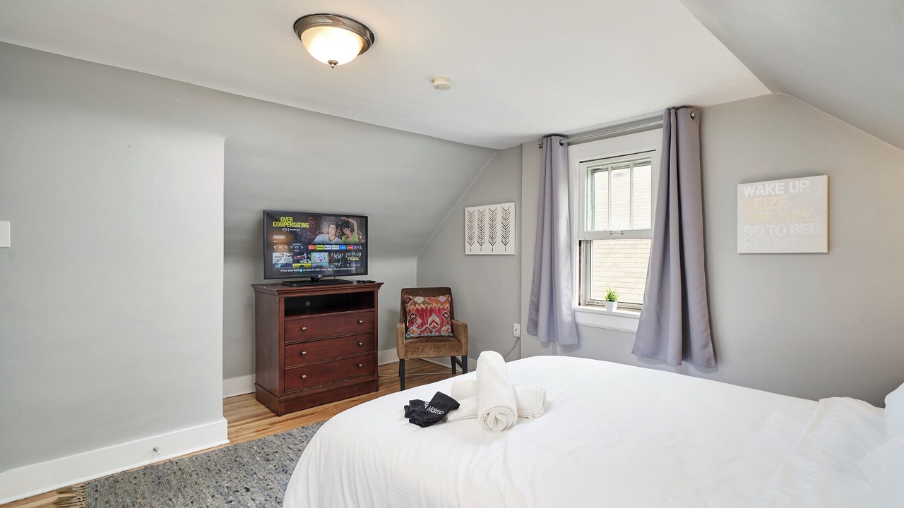 Photo of Bedroom in West Akron