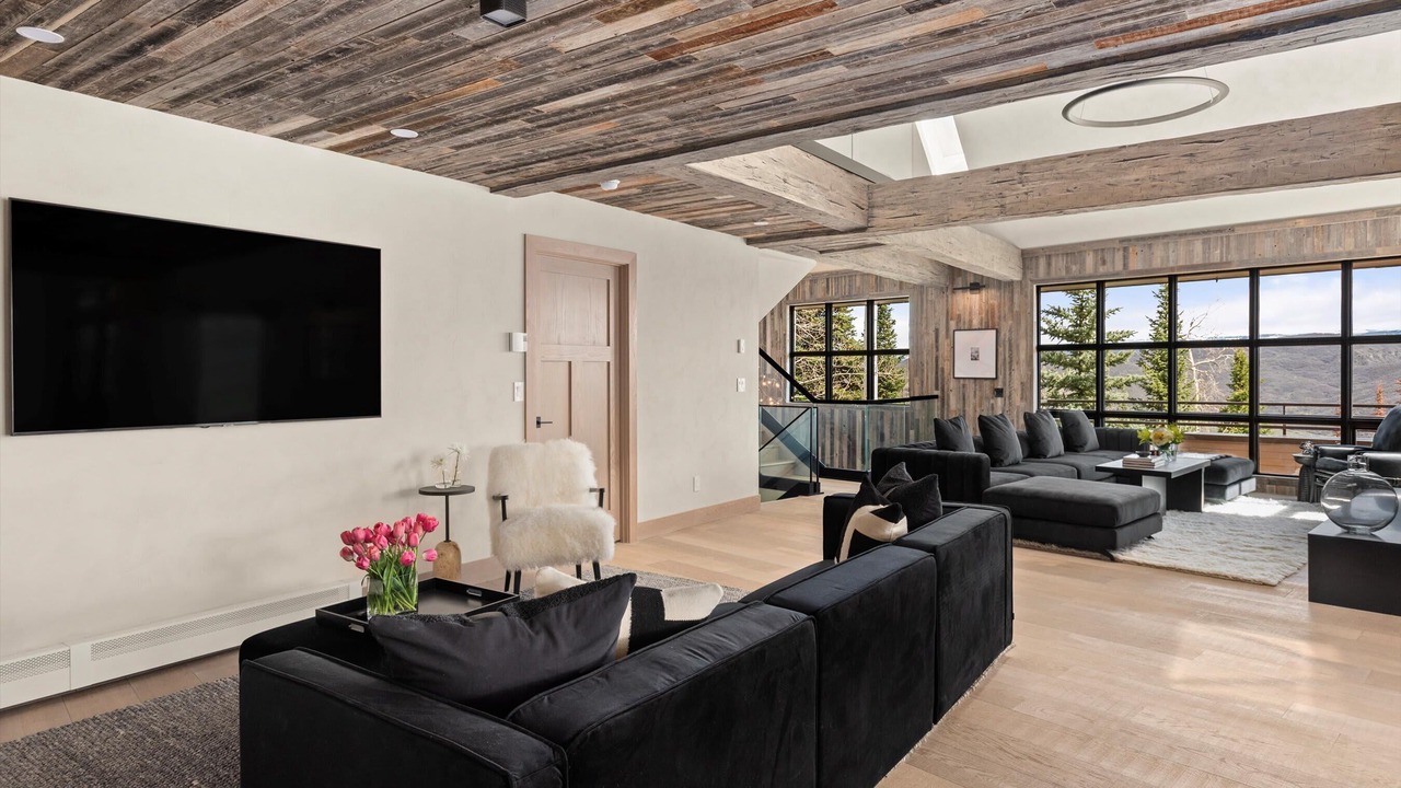 Photo of Livingroom in Snowmass Village