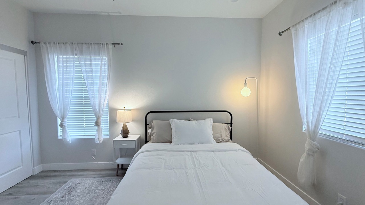 Photo of Bedroom in Midway City