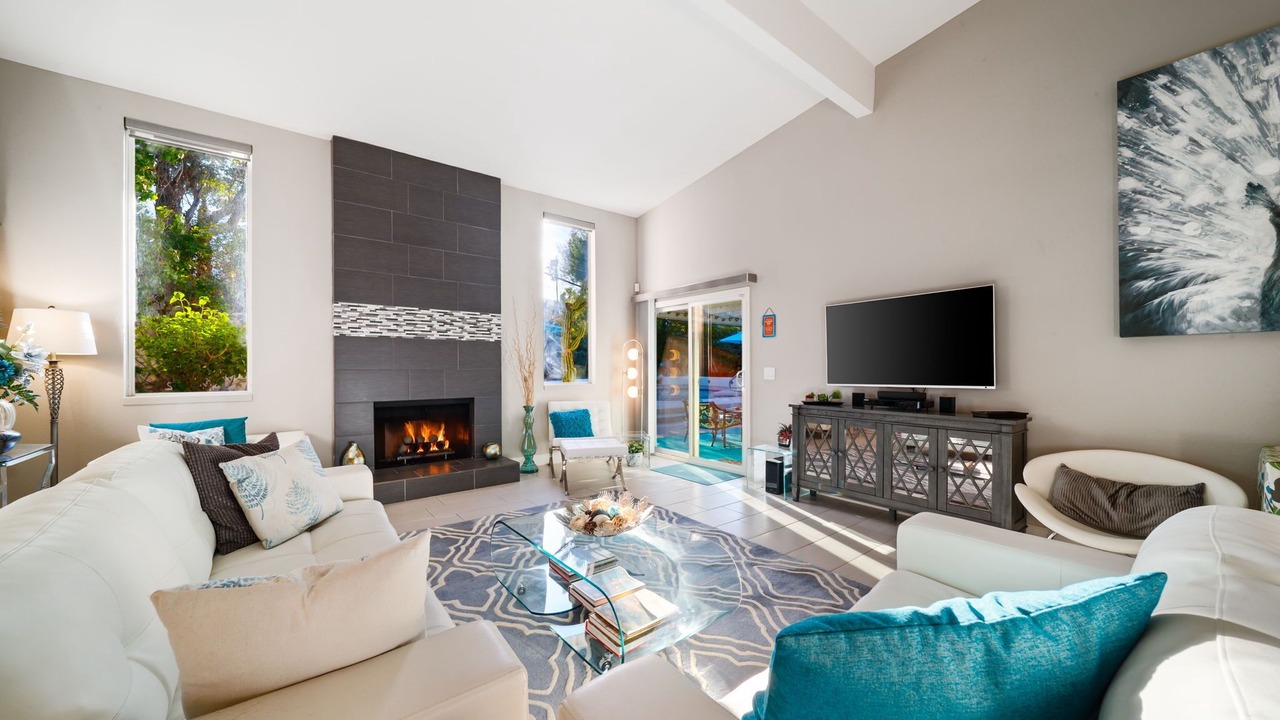 Photo of Livingroom in Chino Canyon