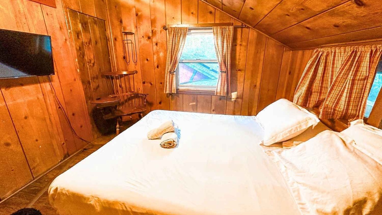 Photo of Bedroom in Big Bear Lake