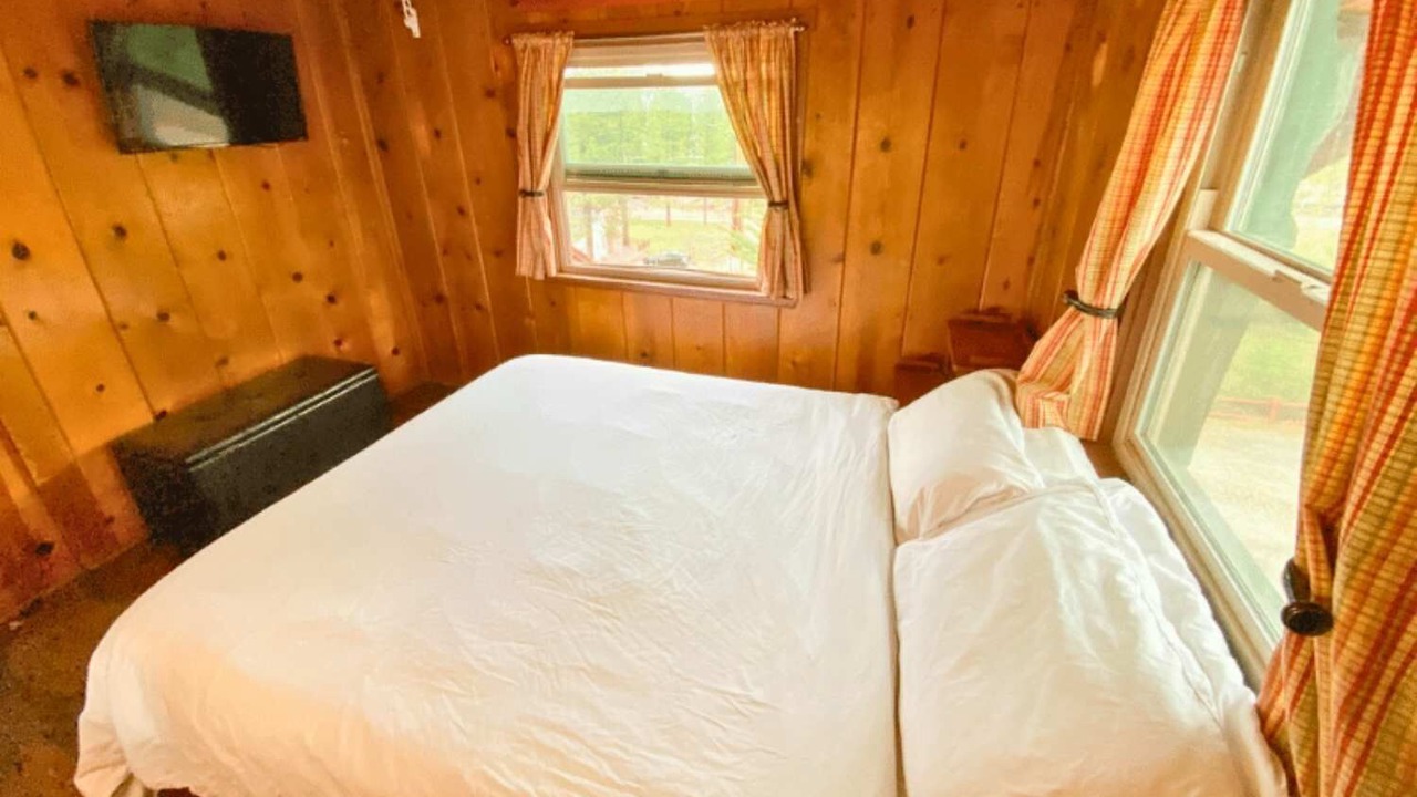 Photo of Bedroom in Big Bear Lake